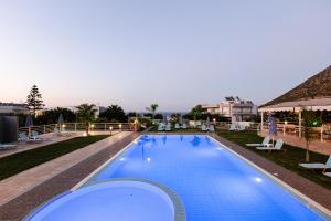 Bazén v ubytování Gorgona Hotel nebo v jeho okolí