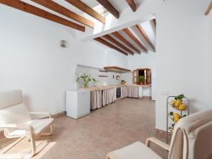 Kuchyň nebo kuchyňský kout v ubytování House Ca Na Blanca