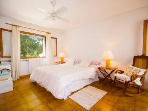 Кровать или кровати в номере Villa Camila para 7 junto a playa de Sant Pere