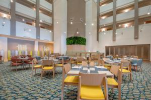 מסעדה או מקום אחר לאכול בו ב-Holiday Inn Orlando – Disney Springs™ Area, an IHG Hotel