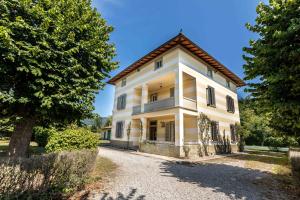 スカルペリーアにあるVilla Liberty Mugello - Affitti Brevi Italiaの外観
