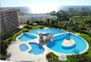 Bazén v ubytovaní New Studio Júpiter Benalmádena Pools Views alebo v jeho blízkosti