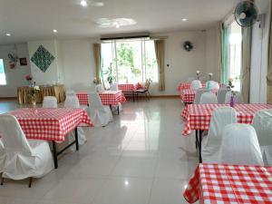 Restaurace v ubytování โรงแรมเวลลิงตัน