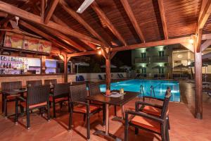 The swimming pool at or close to Sisi Breeze Hotel