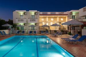The swimming pool at or close to Sisi Breeze Hotel