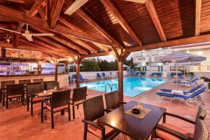 The swimming pool at or close to Sisi Breeze Hotel
