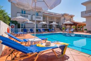The swimming pool at or close to Sisi Breeze Hotel