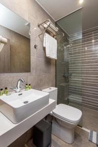 Koupelna v ubytování Sisi Breeze Hotel + 37 fotografií