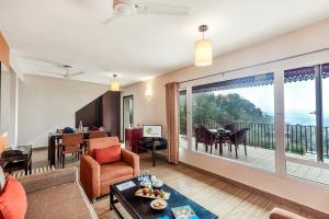 Posezení v ubytování Club Mahindra Mussoorie