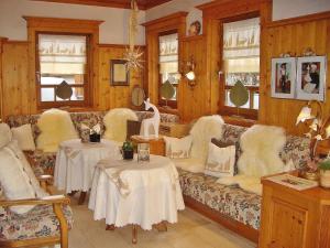 Posezení v ubytování Hotel Schwarzenbergs Traube