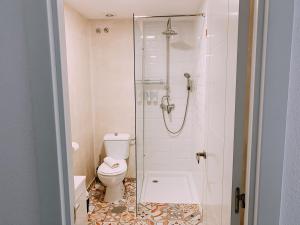 Koupelna v ubytování Boutike Guesthouse