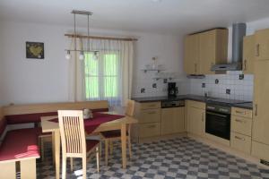 Kuchyňa alebo kuchynka v ubytovaní Appartment Brigitte