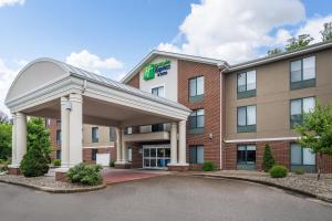 Bild eines Hotelgebäudes in der Unterkunft Holiday Inn Express & Suites Tell City, an IHG Hotel in Tell City