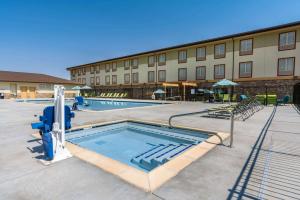 The swimming pool at or close to Wingate by Wyndham Moab