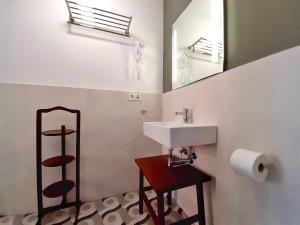 Ванная комната в Hotel 19-30 Valencia