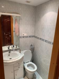 Koupelna v ubytování LyriosHomes Estudio Arcos Playa Benalmádena