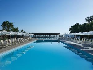 Bazén v ubytování Atlantica Akti Zeus Hotel nebo v jeho okolí