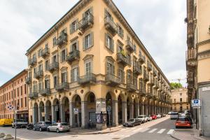 Imagem da galeria de Porta Nuova Central Flat with Balcony em Turim