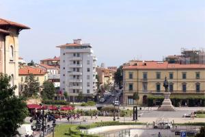 Nespecifikovaný výhled na destinaci Pisa nebo výhled na město při pohledu z penzionu