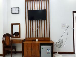 TV a/nebo společenská místnost v ubytování hotel đăng khôi 2