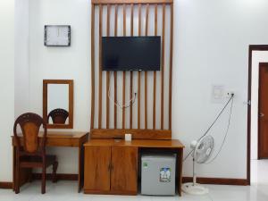 TV a/nebo společenská místnost v ubytování hotel đăng khôi 2
