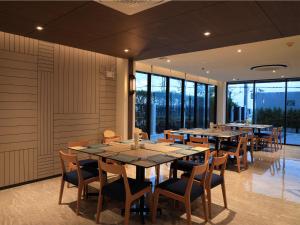 Posezení v ubytování Fortune Saeng Chan Beach Hotel Rayong - SHA Plus