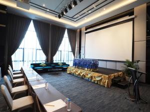 Posezení v ubytování Fortune Saeng Chan Beach Hotel Rayong - SHA Plus