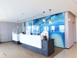 Vstupní hala nebo recepce v ubytování Fortune Saeng Chan Beach Hotel Rayong - SHA Plus