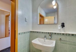 Koupelna v ubytování Garni Hotel Zvon + 27 fotografií
