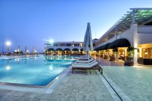 Бассейн в Yacht Club или поблизости