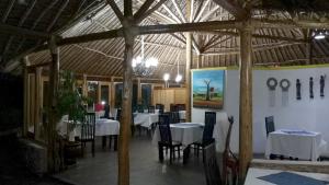 En restaurant eller et spisested på Osero Lodge