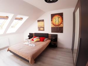 Posteľ alebo postele v izbe v ubytovaní Apartamenty Asis