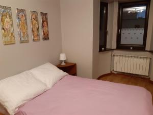 Łóżko lub łóżka w pokoju w obiekcie SECESJA HOUSE