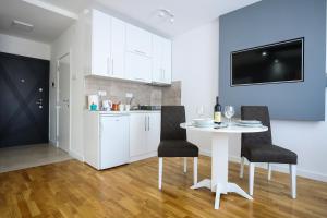 Kuhinja oz. manjša kuhinja v nastanitvi MANIROSI 3 apartman