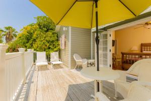 Ein Balkon oder eine Terrasse in der Unterkunft Key West Villas
