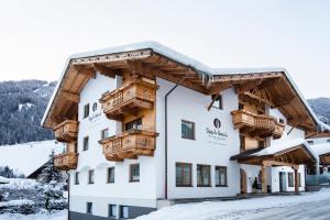 Nespecifikovaný výhled na hory nebo výhled na hory při pohledu z aparthotelu