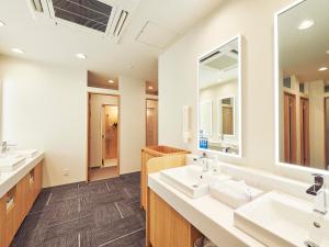 Kamar mandi di THE POCKET HOTEL Kyoto Karasuma Gojo
