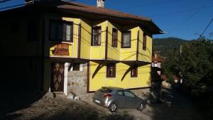 The building in which a vendégházakat is located