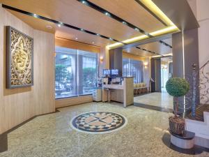 Gallery image of East Dragon Hotel in Taipei