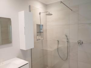Un baño de Villa Karibu