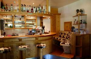 Lounge nebo bar v ubytování Boutique Hotel Alpenhof