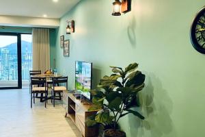 TV/trung tâm giải trí tại Master's Gold Coast Apartments