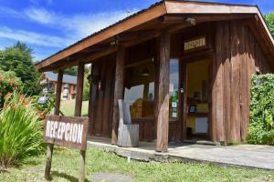Das Gebäude in dem sich die Lodge befindet