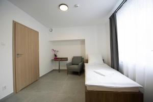Posteľ alebo postele v izbe v ubytovaní Hostel SMS FREE PARKING