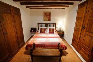 Posteľ alebo postele v izbe v ubytovaní Casa rural con mucho encanto en un entorno mágico