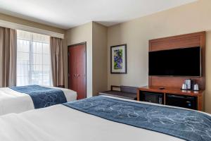 Postel nebo postele na pokoji v ubytování Comfort Suites Buda - Austin South