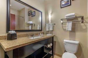 Koupelna v ubytování Comfort Suites Buda - Austin South
