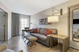 Gallery image of Windmill Suites Surprise, Ascend Hotel Collection in Surprise