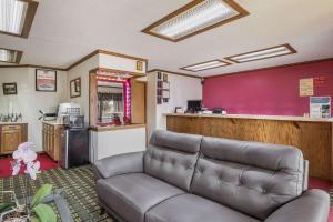 Η κουζίνα ή μικρή κουζίνα στο Econo Lodge