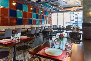 Restaurace v ubytování Rose Park Hotel - Al Barsha, Opposite Metro Station